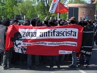 1. Mai 2006: Polizei riegelt Rostocker Innenstadt ab